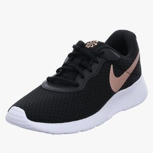 Nike Women’s Tanjun Running Shoes